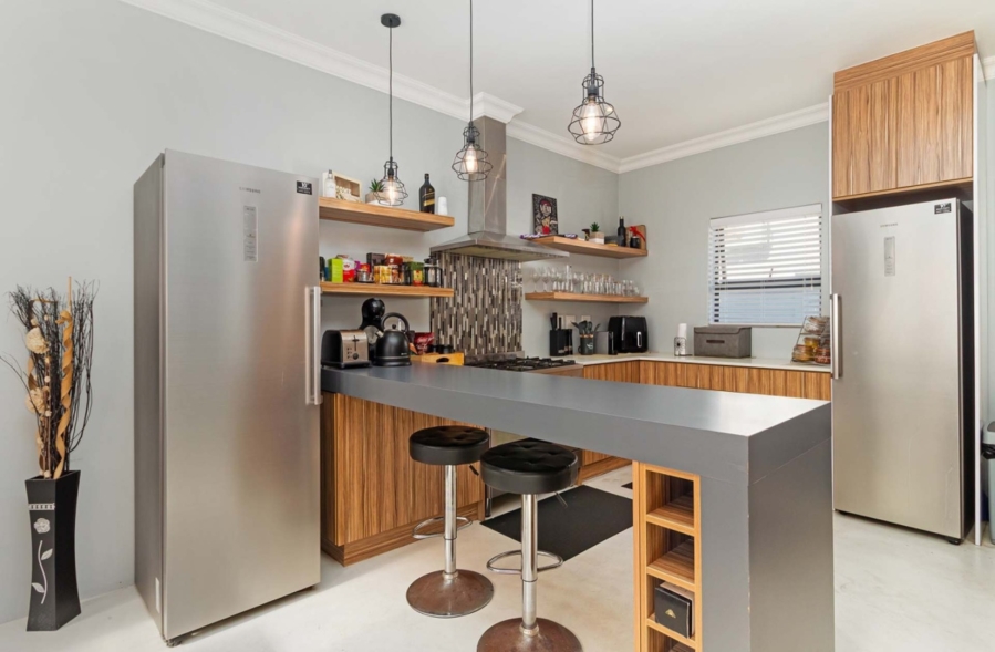 3 Bedroom Property for Sale in Parklands North Western Cape